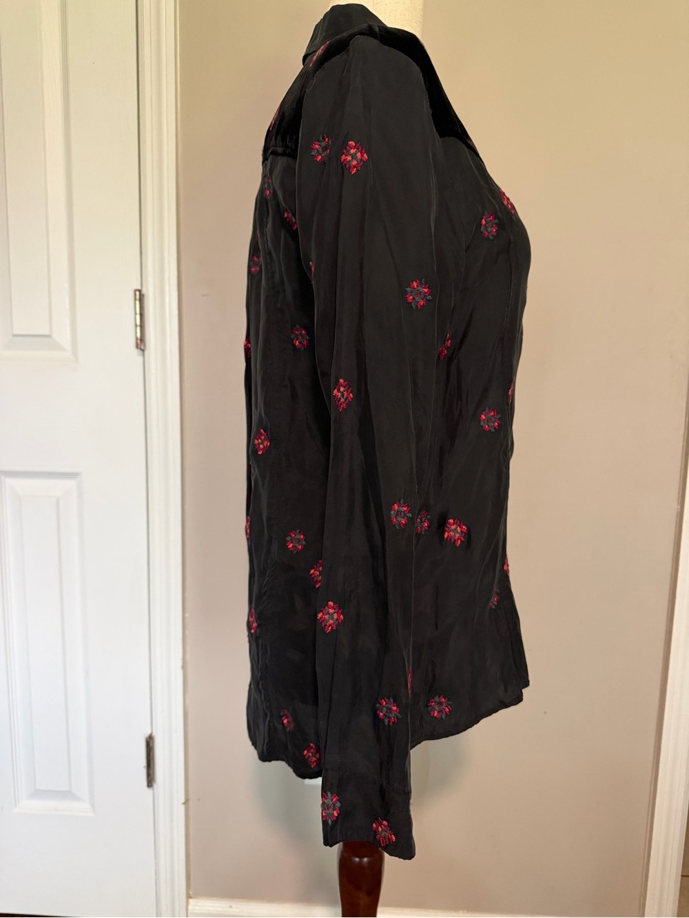 Johnny Was - Western Embroidered Button-Down Shirt with Velvet Yoke - Picture 7 of 15
